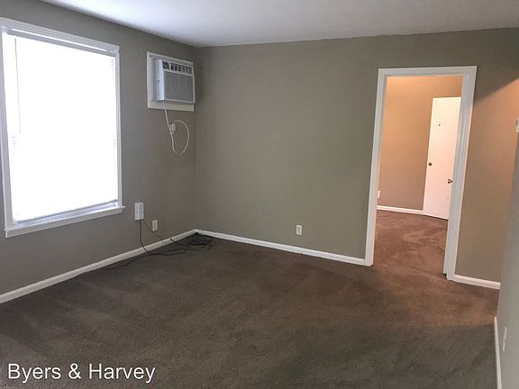 3rd image of 454 Circle Dr APT B