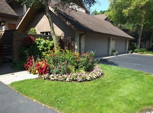 1204 Hawthorne Ln #7D, Hinsdale, IL