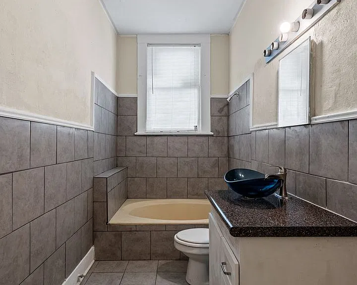 546 Dalzell St — Photo 23