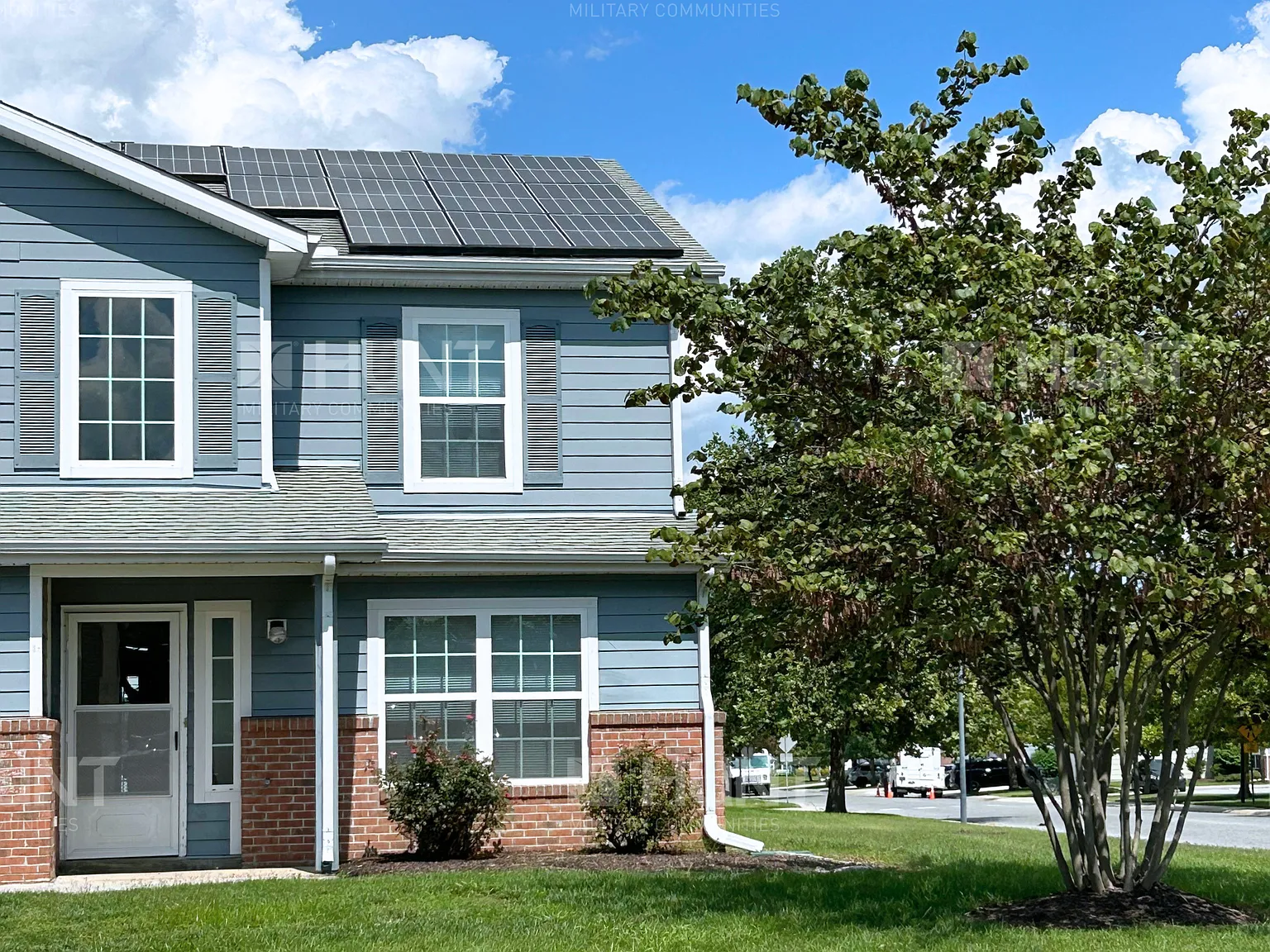 4 bed, 2.5 bath, 1963 sqft, $1,900 — Photo 1
