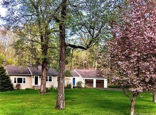 142 Head Of Meadow Rd, Newtown, CT 06470