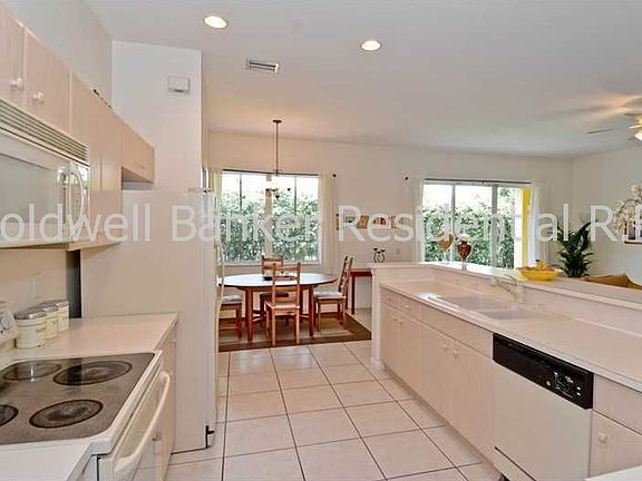4th image of 928 Sunflower Cir