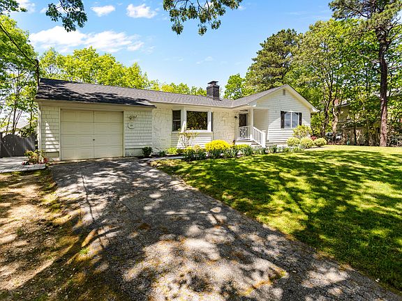 2nd image of 37 Shady Cove Ln