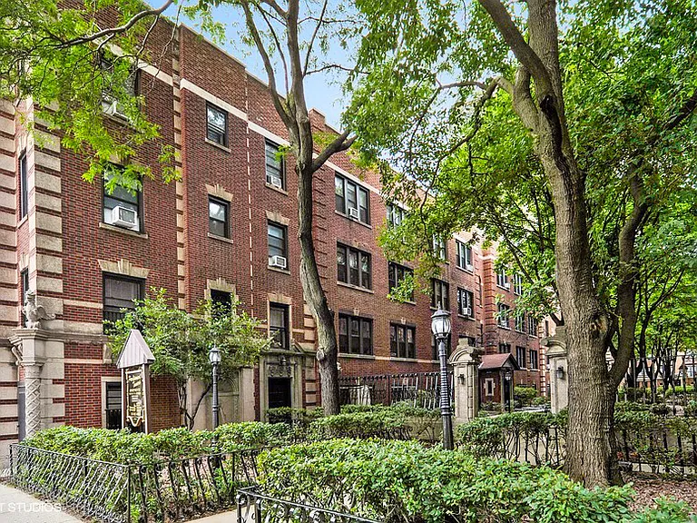 510-34 W. Addison St. — Photo 1