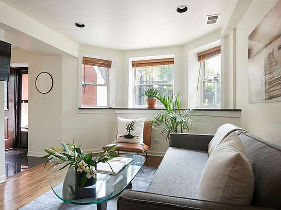 4th image of 924 N Wolcott Ave APT G
