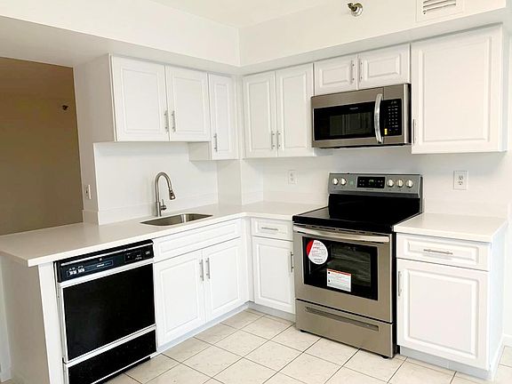 3rd image of 1265 15th St APT 6F