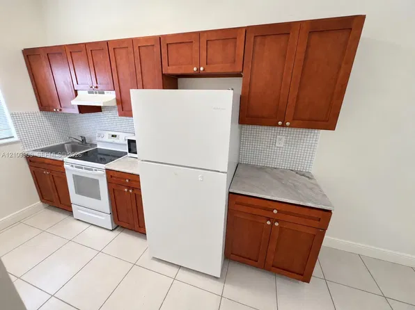 135 SW 6th Ave #207, Miami, FL 33130