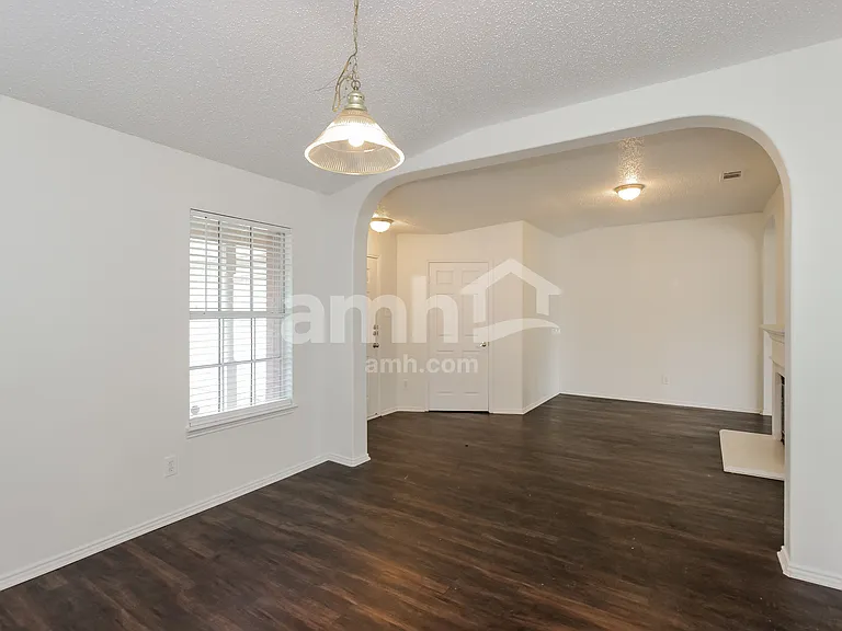 1100 Warrington Way — Photo 6