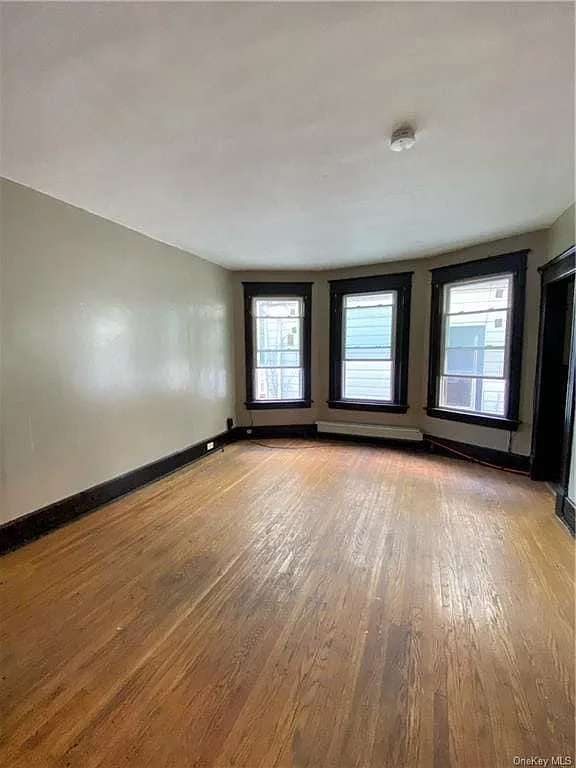 3 bed, $2,400 — Photo 4