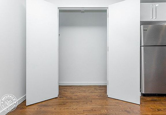 4th image of 1209 Dekalb Ave #658