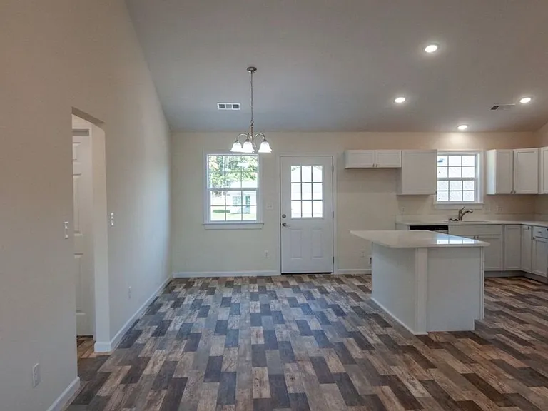 2516 Rebecca Dr — Photo 16