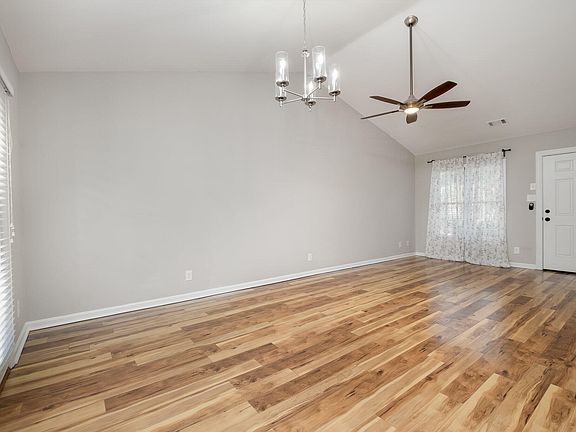 2nd image of 601 Gatehouse Ln