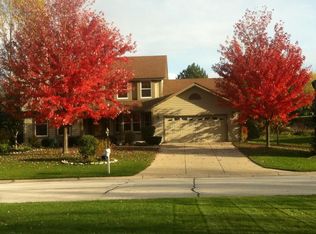 W276N2632 Wildflower Rd, Pewaukee, WI 53072