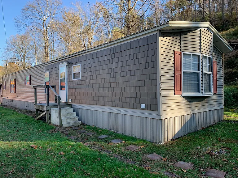 Johns Creek Rd — Photo 2