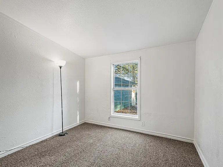 202 Forgotten Ln — Photo 30