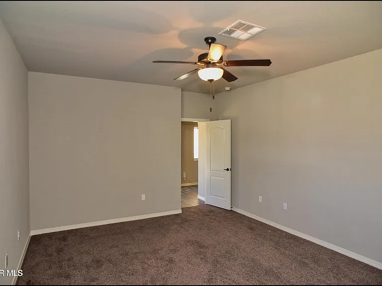 2120 Thomas Lackland St — Photo 33