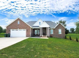 876 Fairway View Dr, Madisonville, KY 42431