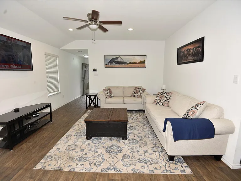 16684 Lonely Pines Dr — Photo 9