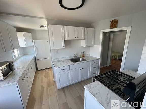 5th image of 529 Cherry Ave