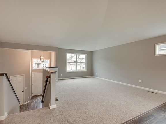 Photos of a Similar Cheyenne IV Home
