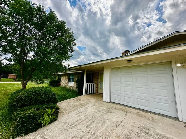 1448 Harper Rd, 1448 Harper Rd #A, Kerrville, TX 78028