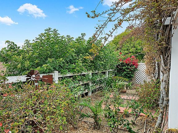 3rd image of 615 Vista Vallejo