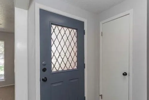6715 Columbia Ln — Photo 5