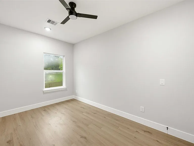 8013 Moon Beam St #B — Photo 19