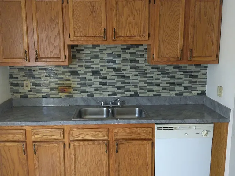 4889 Banbury Ct — Photo 2