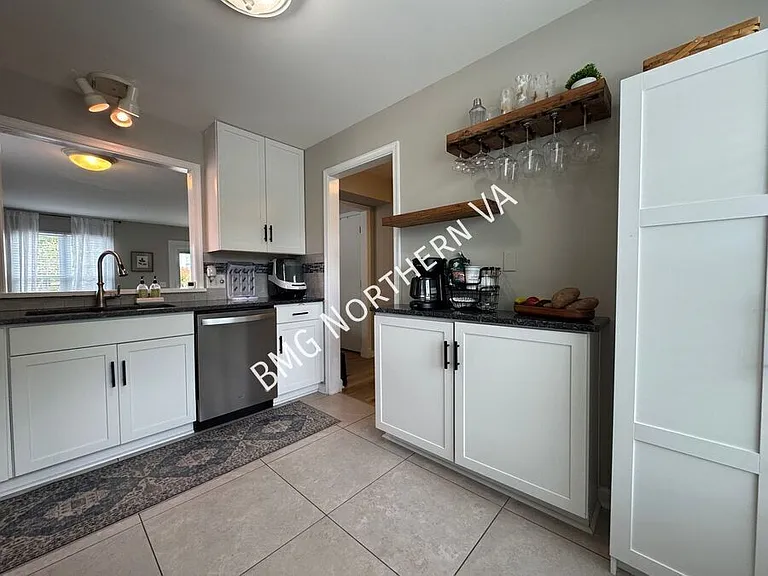 301 Bridle Crest Sq NE — Photo 6