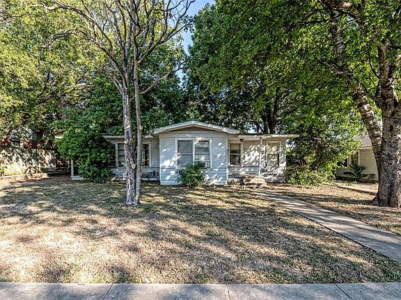 2nd image of 3709-3711 Parkwood Dr