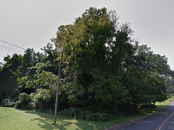 5th image of Arbor Dr