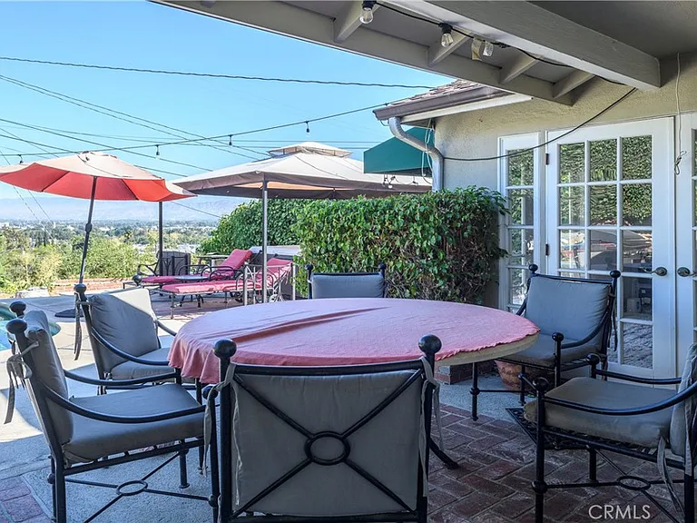 3633 Willowcrest Ave — Photo 23