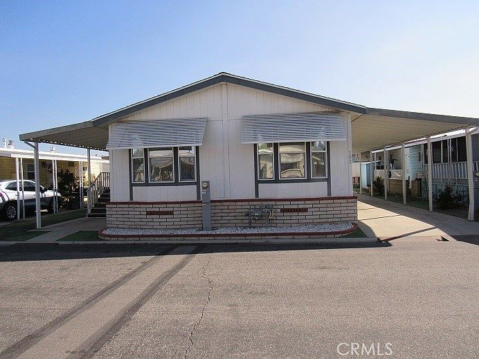 1st image of 1895 W Devonshire Ave Space 102
