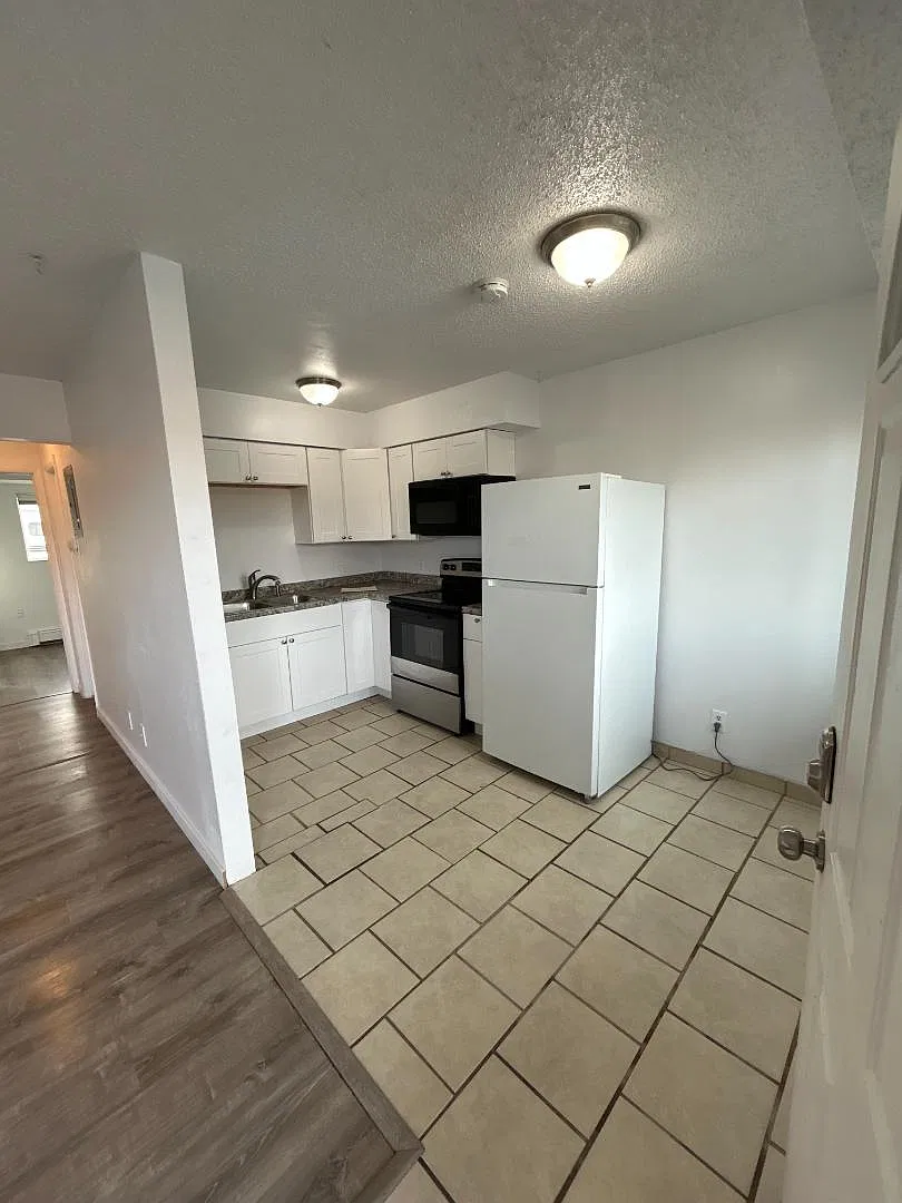 215 River View Dr - Apt. F — Photo 4