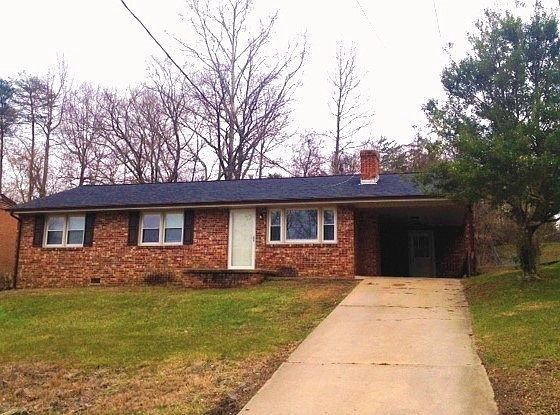 2nd image of 300 Lakeside Dr