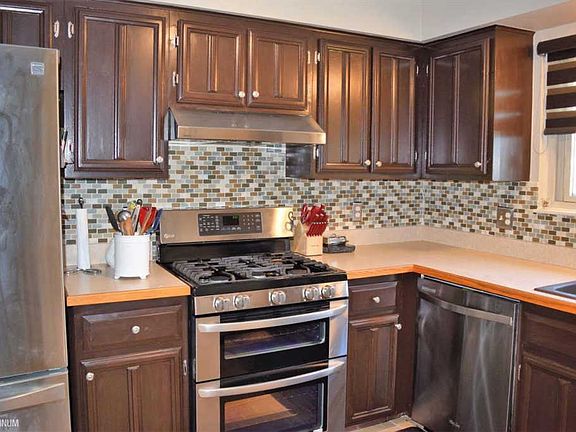 2nd image of 39267 Sunderland Dr