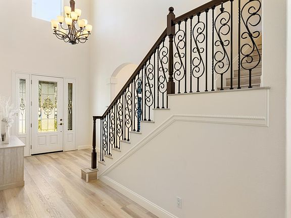 5th image of 2485 Appolinaris Drive