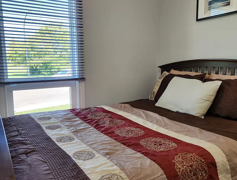 19 Newcombe Cres #M — Photo 13