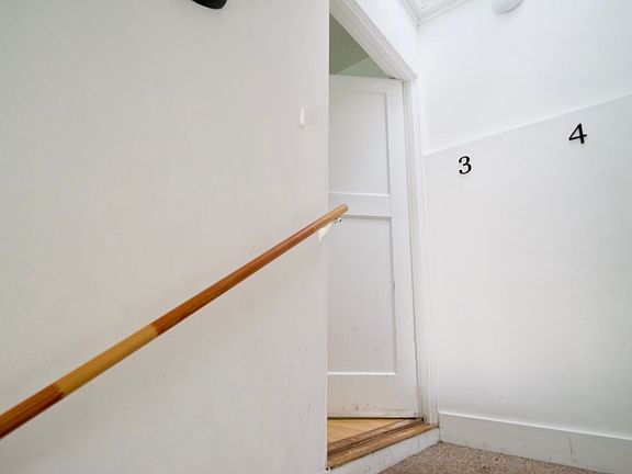 4th image of 683 Live Oak Ave APT 3