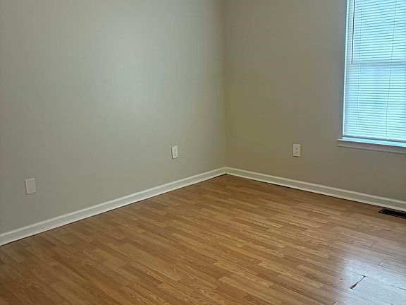 2nd image of 521 Four Mile Ave APT A
