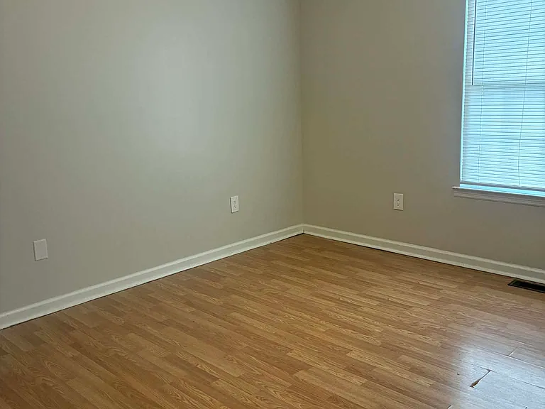 521 Four Mile Ave #A — Photo 2