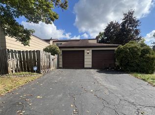 10 Wake Robin Ter, West Henrietta, NY 14586