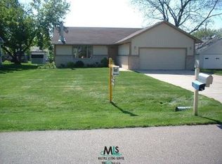 3646 S Cone Ave, Rochester, MI 48309