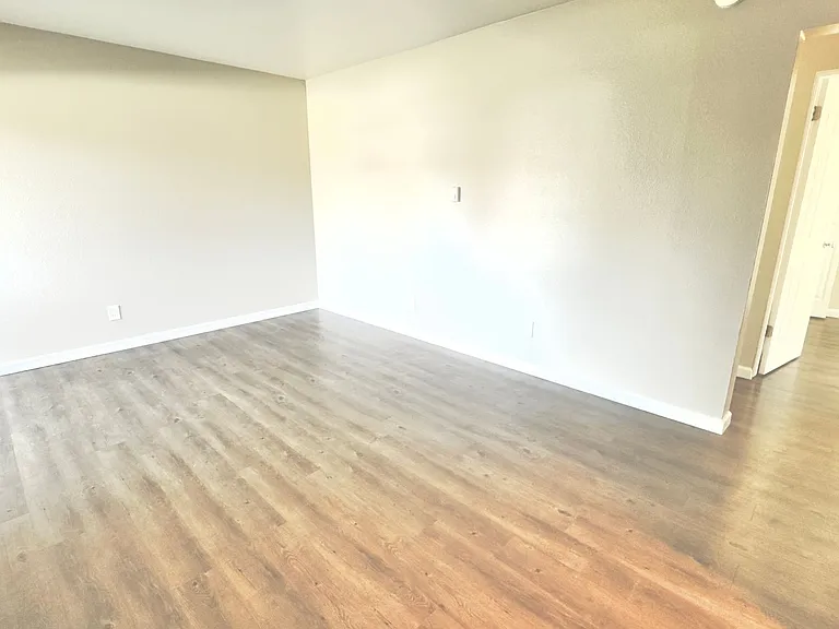 Arcadia Dell Apartments — Photo 8