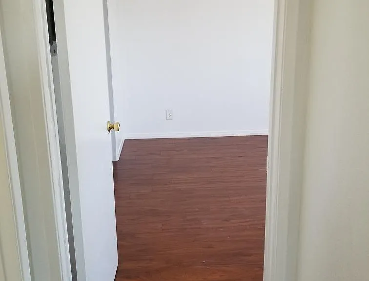 16615 S Denver Ave #4 — Photo 4