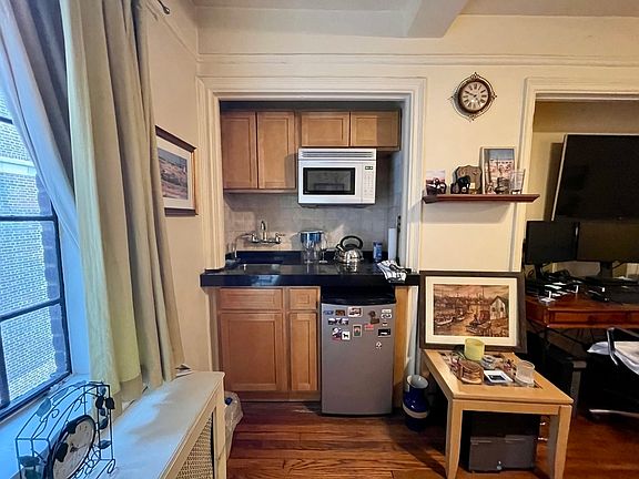 2nd image of 25 Tudor City Pl #1814A