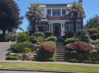 3228 Magnolia Blvd W, Seattle, WA 98199