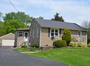 1032 Ronzheimer Ave, St Charles, IL 60174