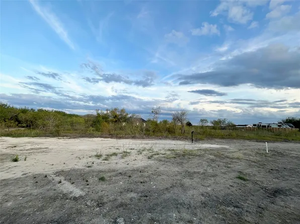 390 Engelke Rd, Kyle, TX 78640